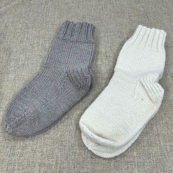 Vintage handmade wool socks - Picture 1 of 2